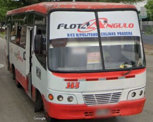 Bus de Flota Angulo Colinas Toboganes Placa Roja